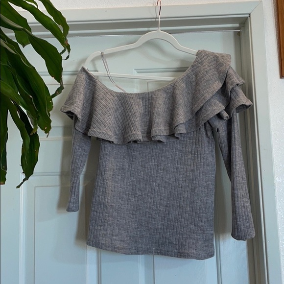 One shoulder ruffle fitted top - Picture 3 of 4